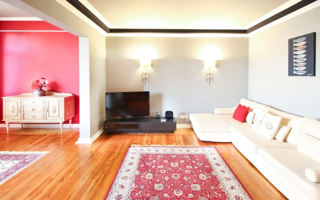 Cruz Apartments