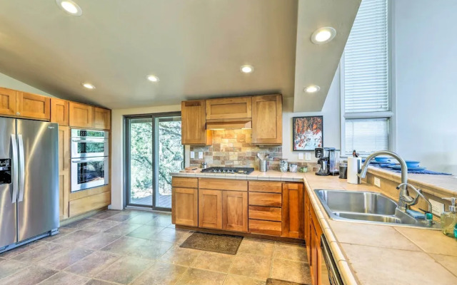 Mountain-view Deck: Bright Sedona Home