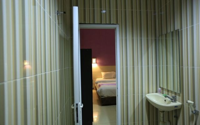 RedDoorz @ Glogor Carik