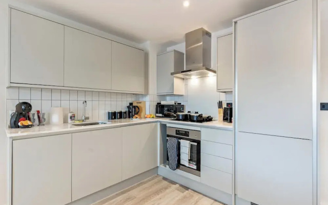 Meadow Haven 2 Bed 2 Bath, On-street Park, Netflix