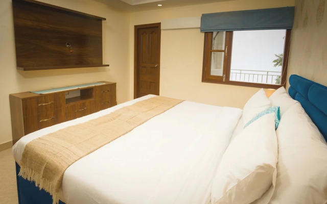 Oakwood Forest Retreat