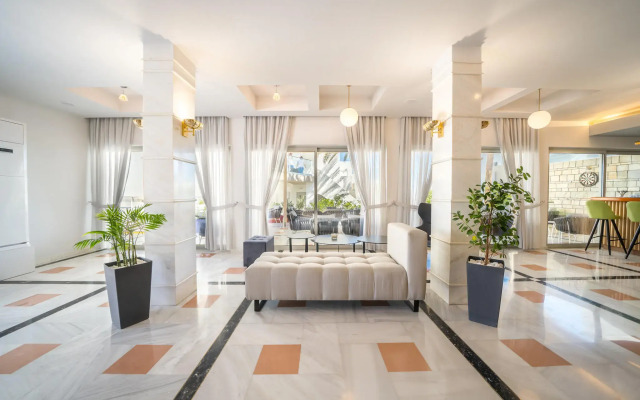 Adele Beach Hotel