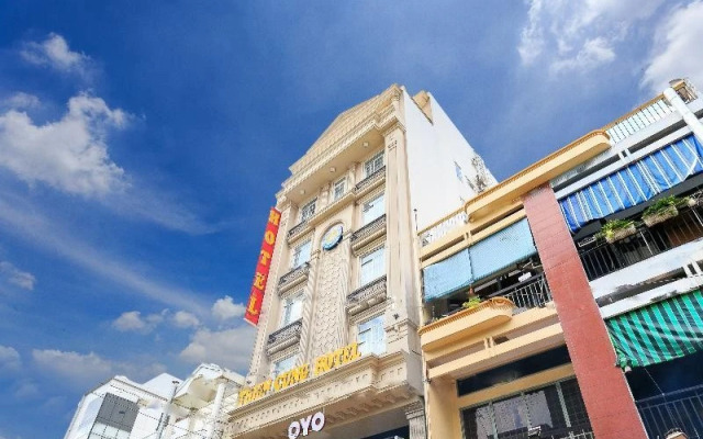 Khach San Thien Cung