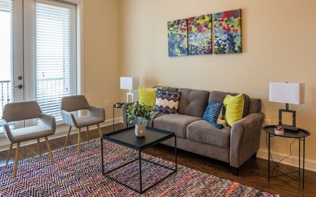 Apartment with Parking by Frontdesk