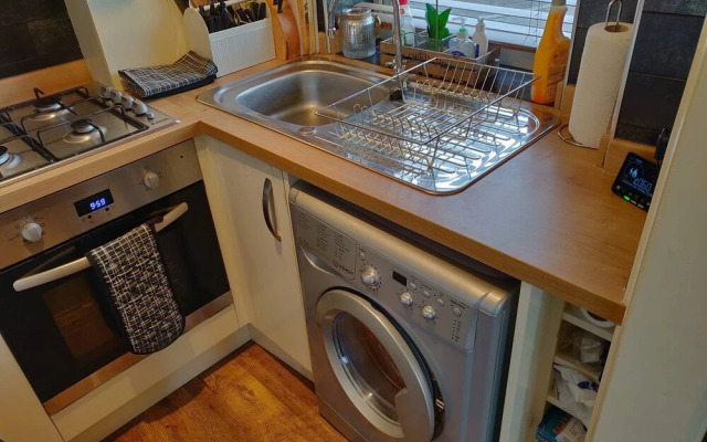 Waterfront Apartment In The Heart Of St Neots