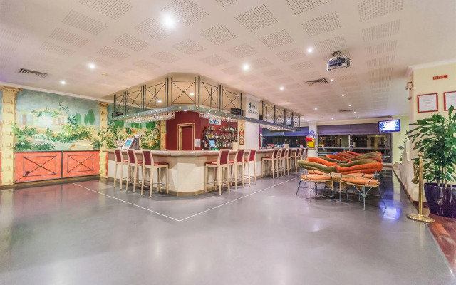 Santa Eulália Suite Hotel & SPA