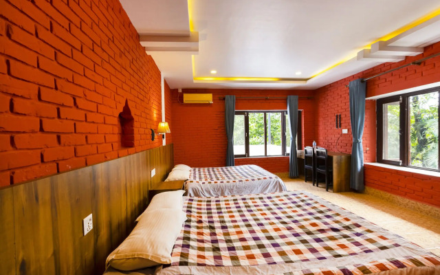 Hotel Parkside & Swimming Pool-Between Greenery and Azure ,Your Perfect Retreat