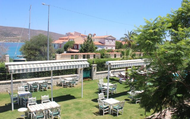 Alacati Marina Palace Otel