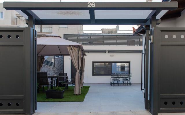 Casa d Irene near airport beach