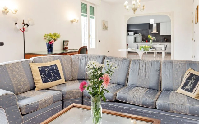 Salvator Rosa Metro Station Flat