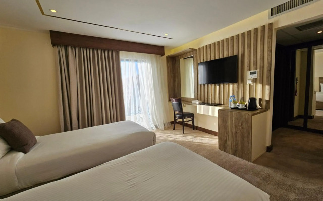 Edom Hotel