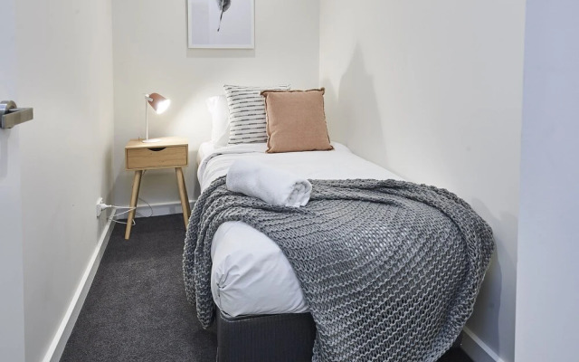 Mega Style Apartments The International