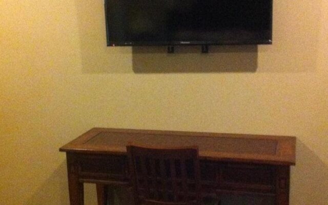 Noble House Suites