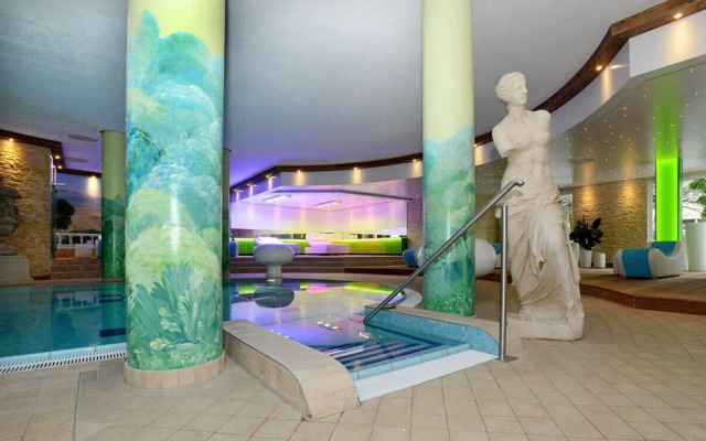 La Strada Hotel