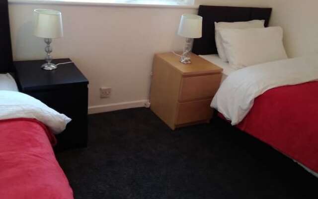 Somnus Holiday Home - Birmingham