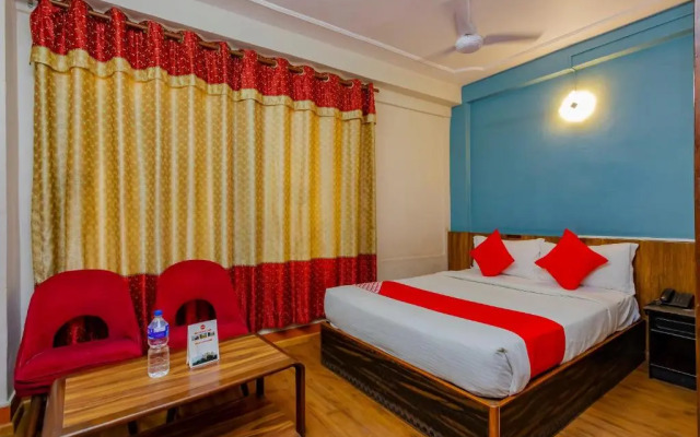 OYO 795 Hotel Holiday Inn