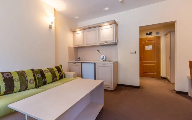 Quiet One Bedroom Apartment with Kitchenette in Avalon Complex