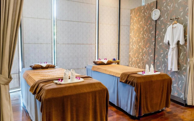 Courtyard Phuket at Surin Beach