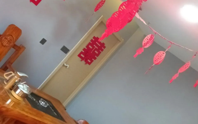 Huayi Hotel (Puyang East High-Speed Railway Station)