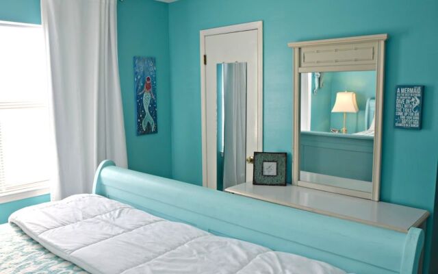 Lani Kai 131 by RedAwning