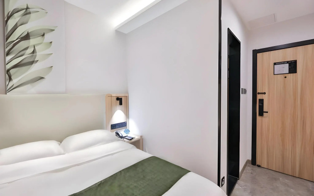 GreenTree Express Hotel (Beijing Dongcheng Beixinqiao Subway Station Guijie) – Guest Rooms – Beijing