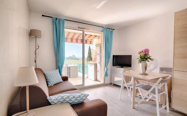Beautiful Studio With Terrace Near The Sea!