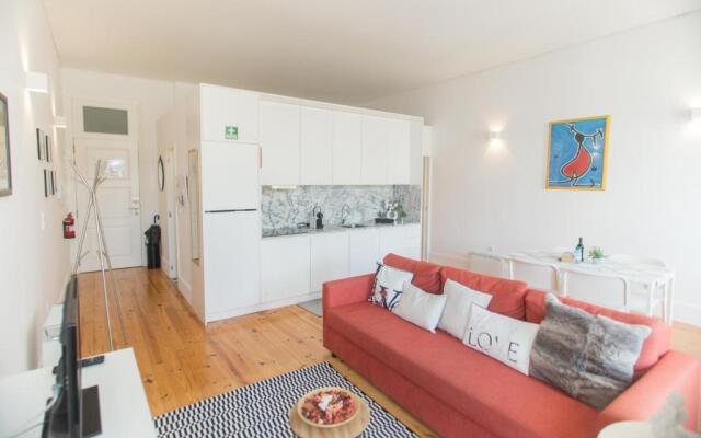 Smooth Oporto Apartment by Porto City Hosts