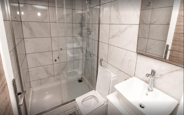 B-inn Hotel, Tyre