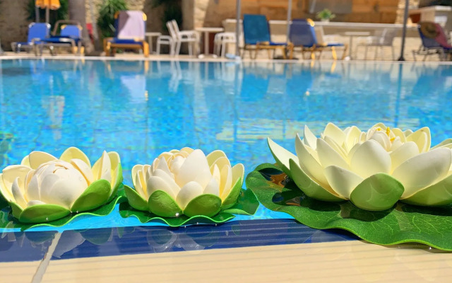 Kassavetis Apartments
