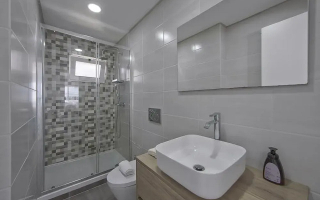 Olivais Modern by Homing