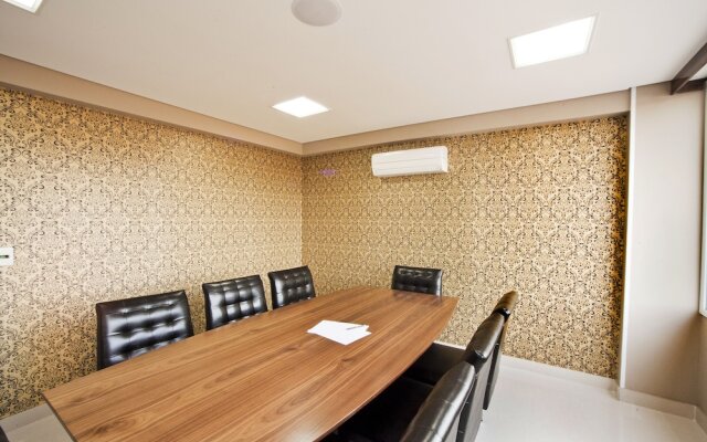 Prado Hotel Business