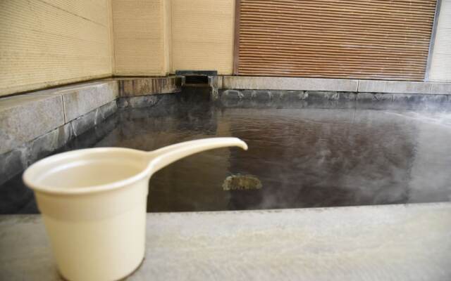 Kumamoto Capsule Hotel - Hostel, Caters to Men