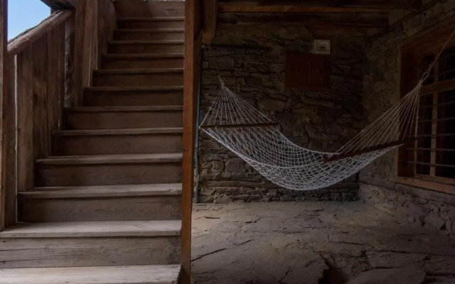 Q.pova house