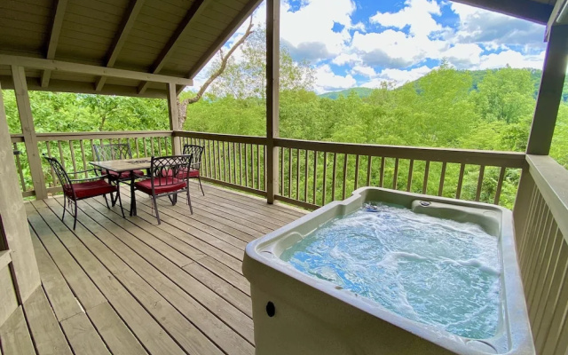 Riverview 1 Bedroom Cabin by RedAwning