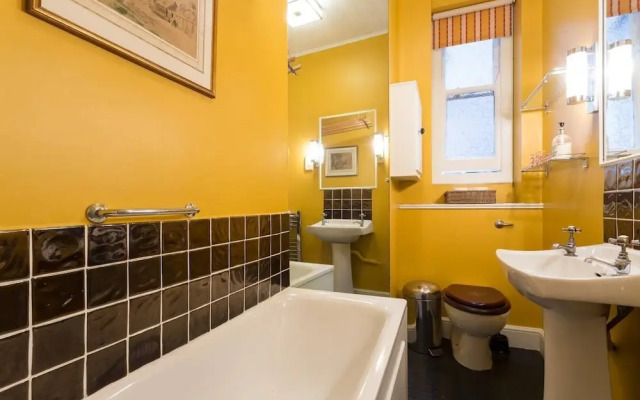 Beautiful Homely 3 Bedroom Battersea Park