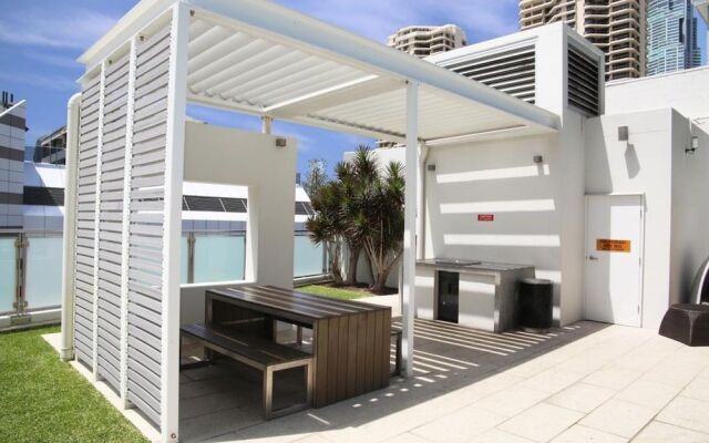 Pelicanstay Surfer Paradise Condo Hotel