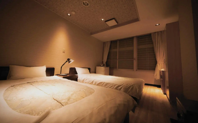 Aizu Higashiyama Onsen, Tsuki no Akari