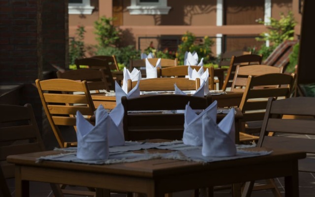 Royal Aykare Lodge