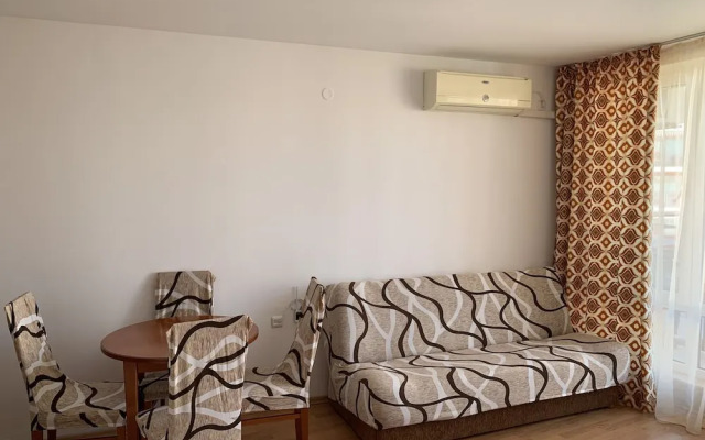 kalina private apartments in Marina View