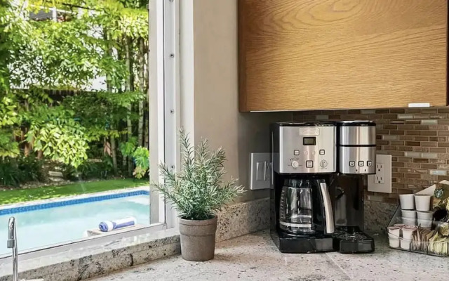 Wilton Manors Stunning Gated Oasis