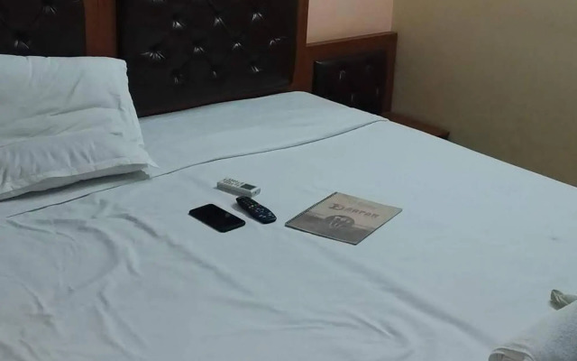 Hotel Moon