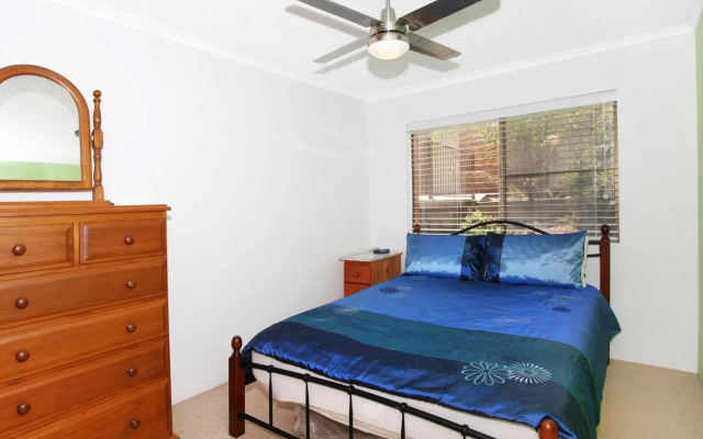 Courtney Cove 1 - Comfortable Two Bedroom Apartment on Mooloolaba Canal – Guest Rooms – Mooloolaba