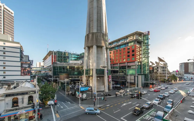 JHT - 1 BRM Apartment, Opposite to SkyTower with view