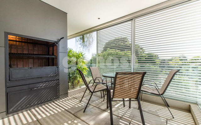 Tranquilo y cómodo apartamento en Villa Morra 2D006