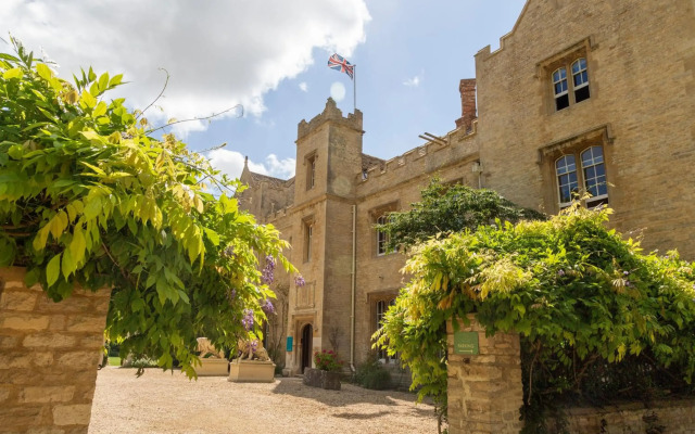 Weston Manor Hotel