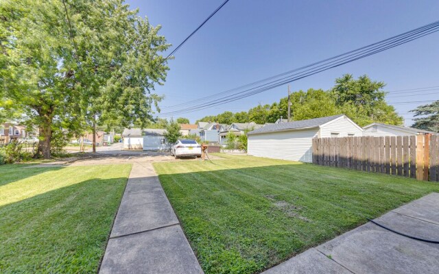 Inviting St Louis Apartment - Great Location!