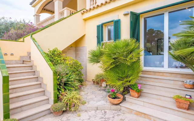 Xilvar in Mallorca With 3 Bedrooms and 2 Bathrooms