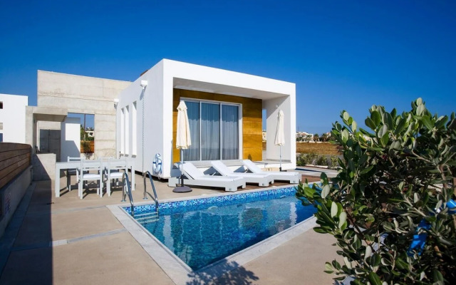 Paradise Cove Luxurious Beach Villas Sky 1 Bedroom Villa