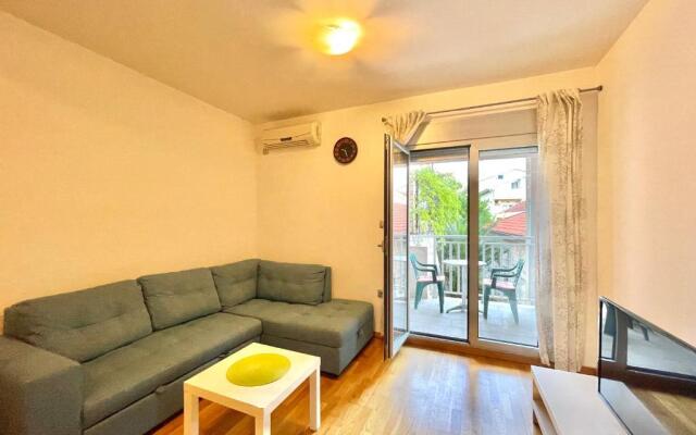 Comfort Family Apartment Budva