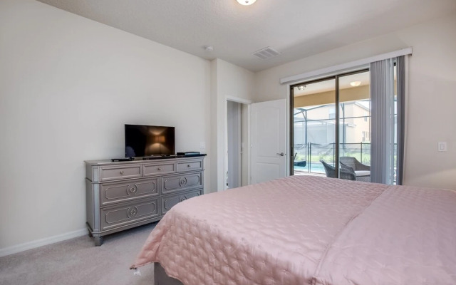 Misty Oak Circle Villa  Solterra